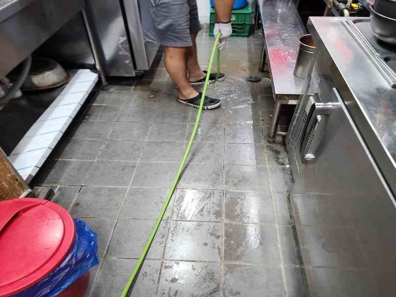 일산 싱크대에 기름을 버리면 생기는 일